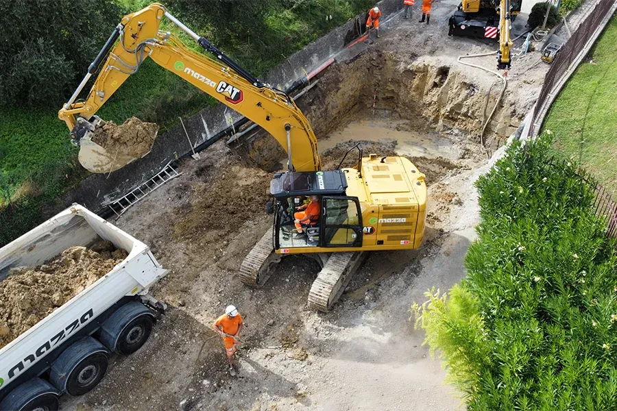 Avvio scavo cameretta per l'alloggiamento della macchina del microtunelling e completamento innesto gas Padenghe