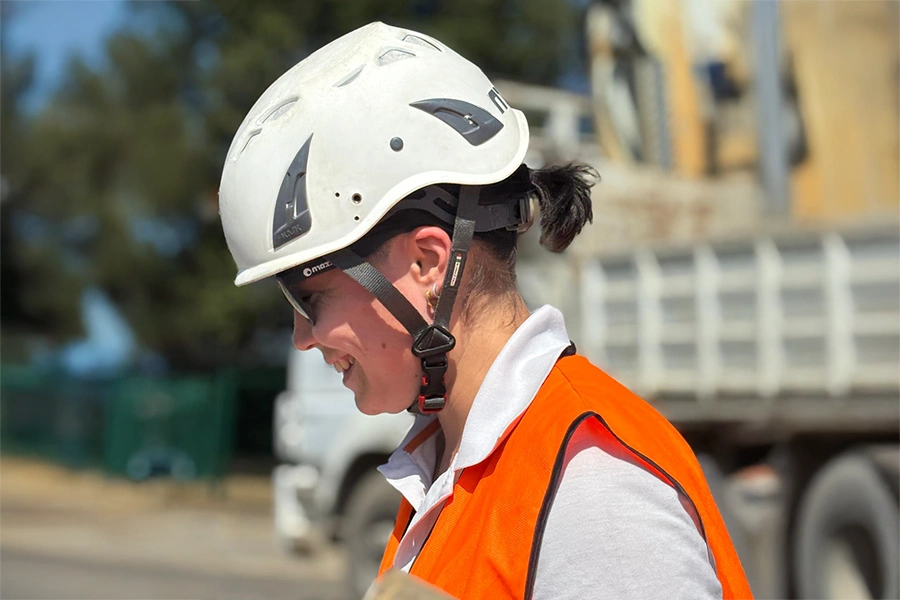 Donne in cantiere Leonora tecnico