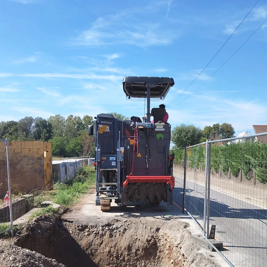 Scavo e posa tubi cantiere in località Inferno a Ghedi