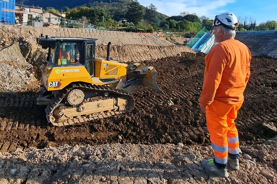 Caterpillar D5 Training on the job cantiere SALC