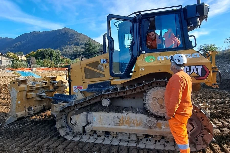 Caterpillar D5 Trainingo on the job cantiere