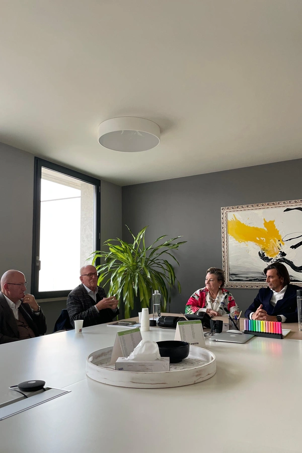 Riunione tra consigliera parità regionale - ideatori e rappresentati metodo rondine - AD Mazza
