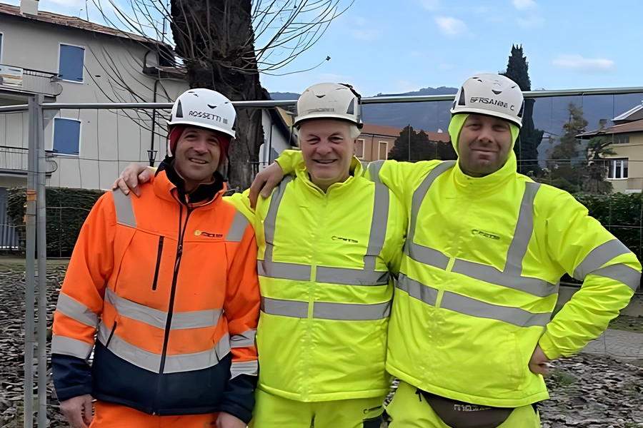 Squadra in cantiere