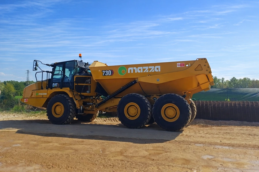 Dumper caterpillar 730 consegna