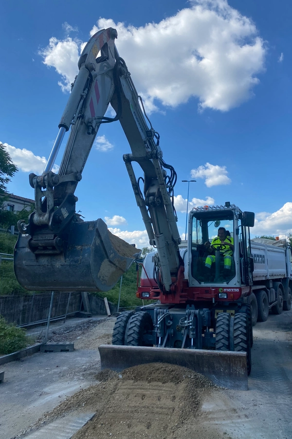 Escavatorista su Takeuchi